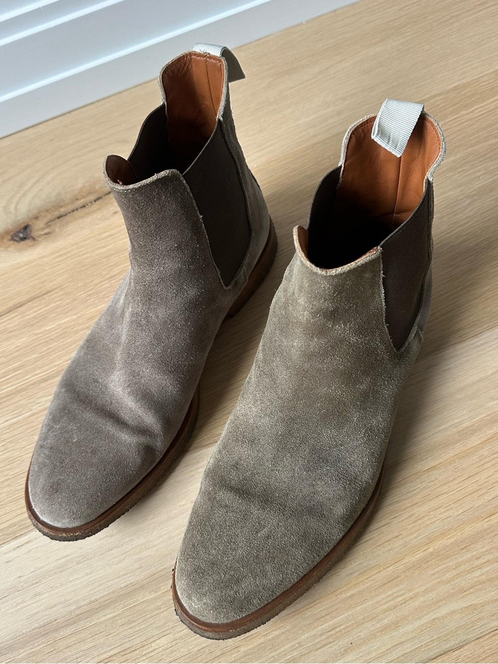 Common Projects Suede Chelsea Boots - Picture 2 of 3